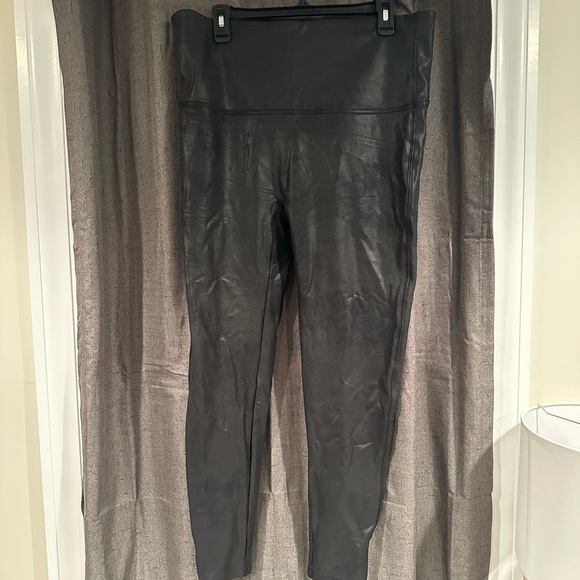 SPANX Faux Leather Legging - Picture 3 of 4